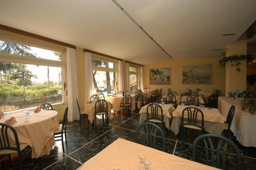 Hotel Palace Varazze Zewnętrze zdjęcie