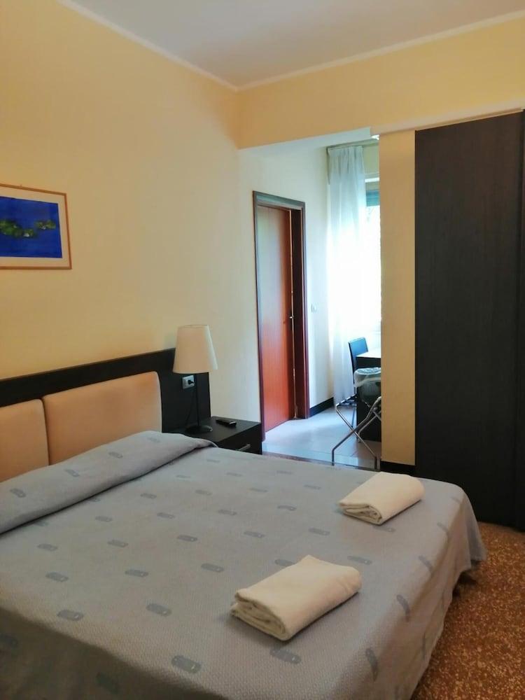 Hotel Palace Varazze Zewnętrze zdjęcie